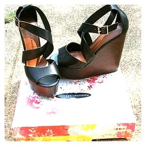 Chinese Laundry Wedges